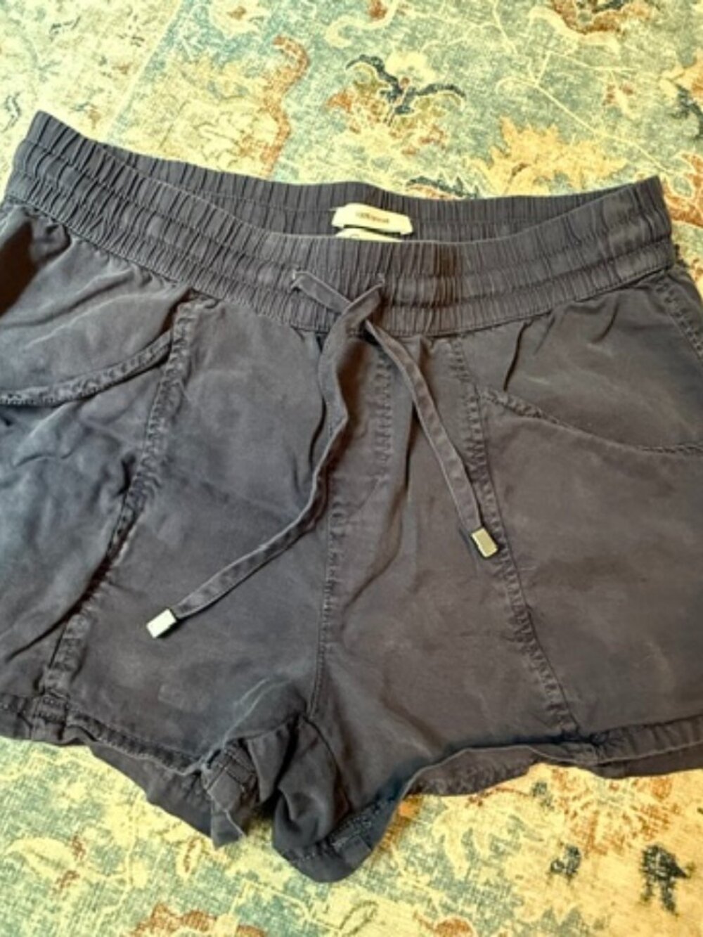 (4 for $20) C&C CALIFORNIA Navy Blue Lyocell Shorts - M - EUC